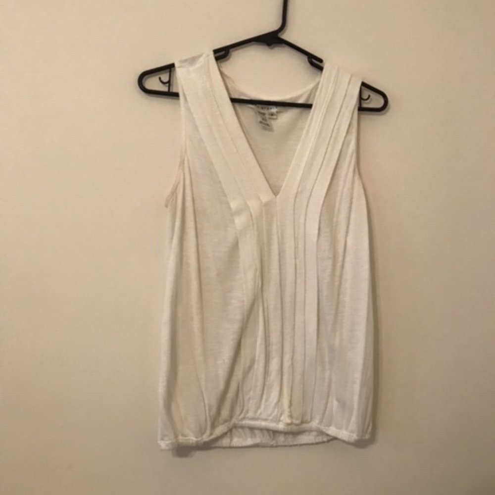 White v neck top